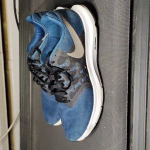 Nike run Swift men's size 8 blue shoes